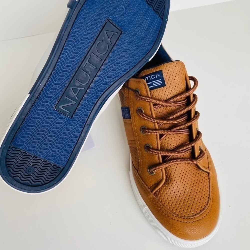 NWT Nautica Hull Youth Lace Up Tan Shoes Size 6